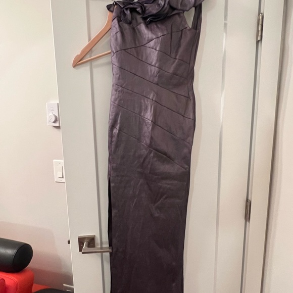 Beautiful party dress! - Picture 4 of 12